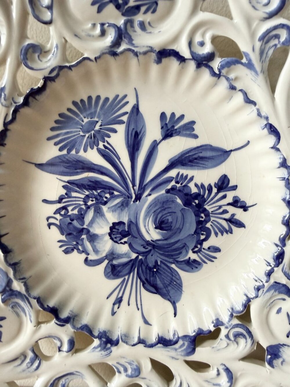 Vintage Italian Blue White Reticulated Plate | 8.5" Hand Painted Floral Decor - Picture 3 of 7